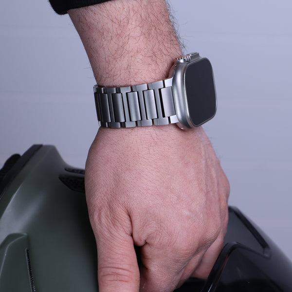 Titan G4 - Titanium Band for Apple Watch Ultra 2/1 in Natural & Black